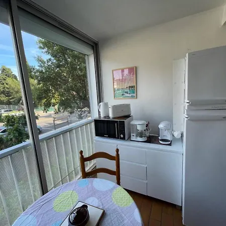 Apartment 2 Pieces Avec Piscine, Proche Et Commodites - - Fr-1-225-777