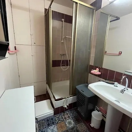 Apartment 2 Pieces Avec Piscine, Proche Et Commodites - - Fr-1-225-777 *